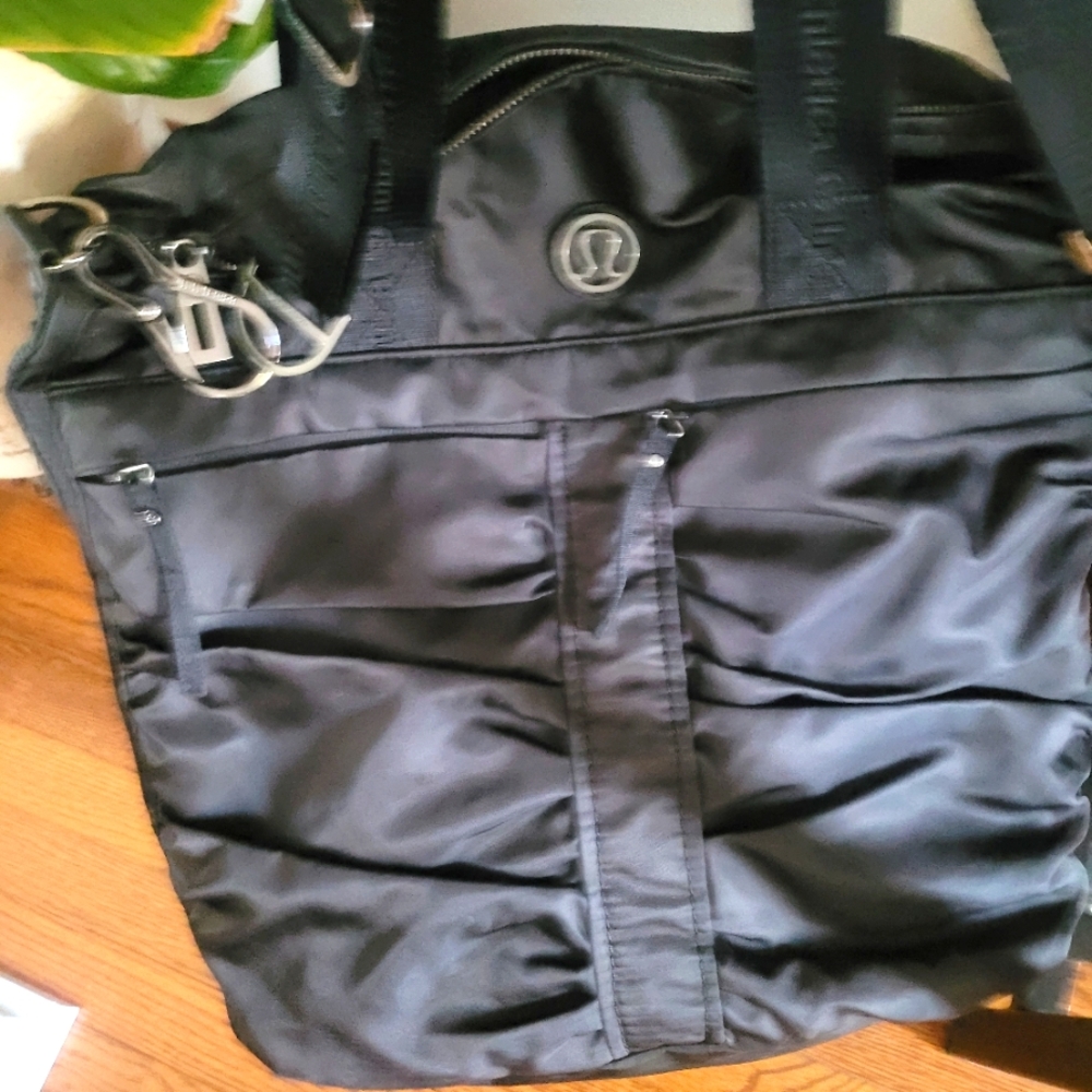 Lululemon black workout bag